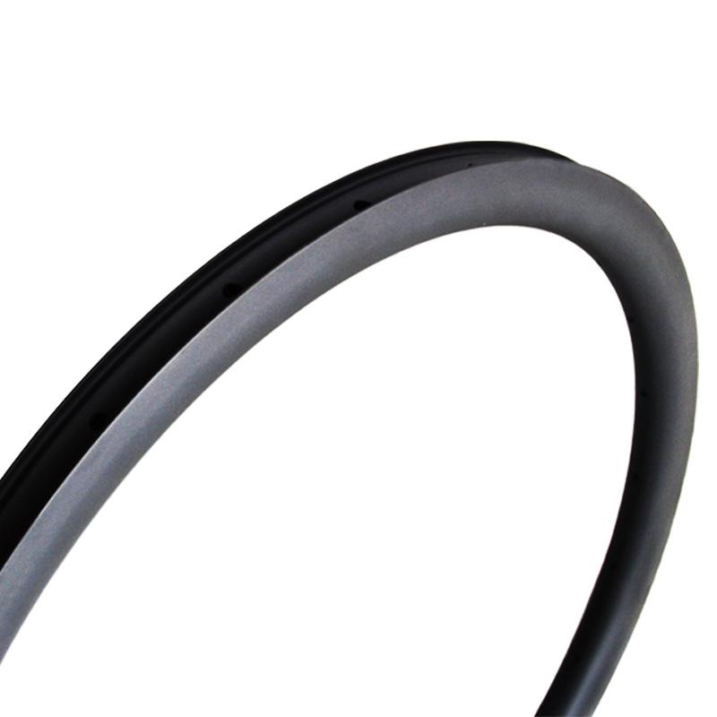 700c 40mm deep hookless rims