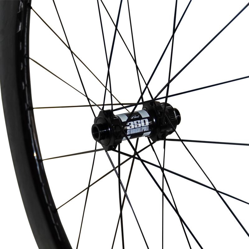 28mm wide 55mm deep road wheelset